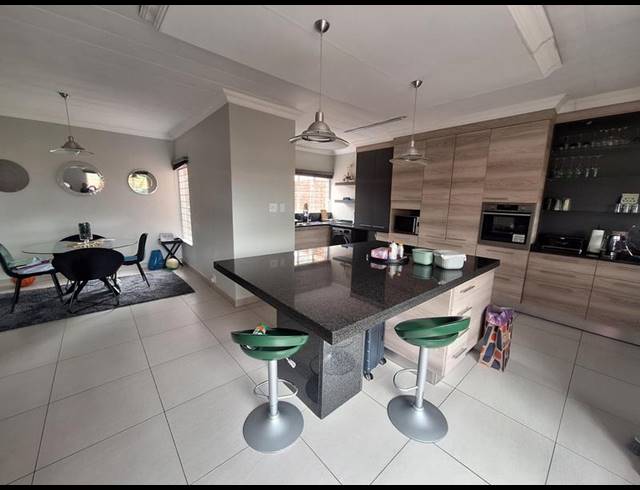 3 BEDROOM DUPLEX FOR SALE IN FAERIE GLEN